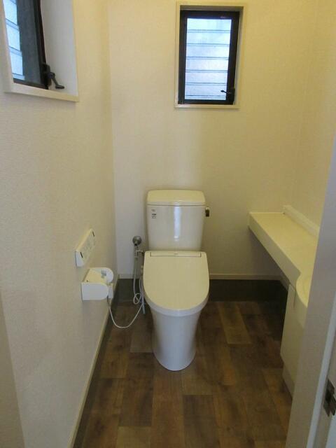 トイレ　温水保温洗浄便座　設備