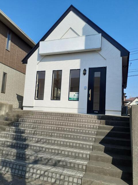 現地（外観）／ふれあい道路沿い　正面外観