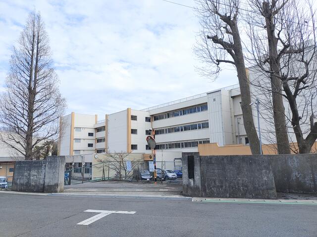 千葉市立こてはし台小学校 (560m)