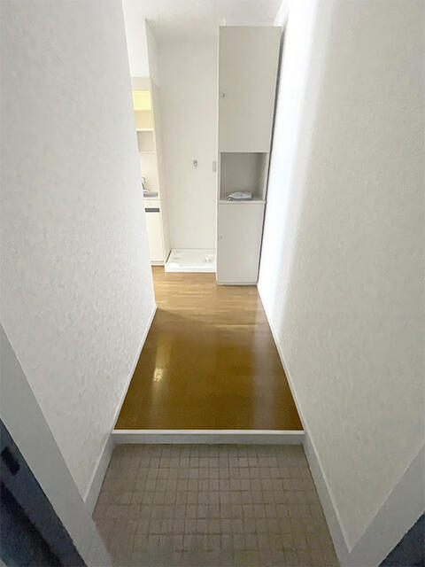 玄関／異なる場合は現況を優先します。