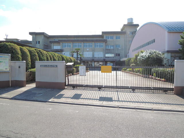 武蔵村山市立小中一貫校村山学園第四小学校 (865m)