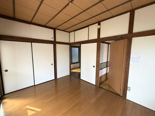 リビング以外の居室／南側洋室