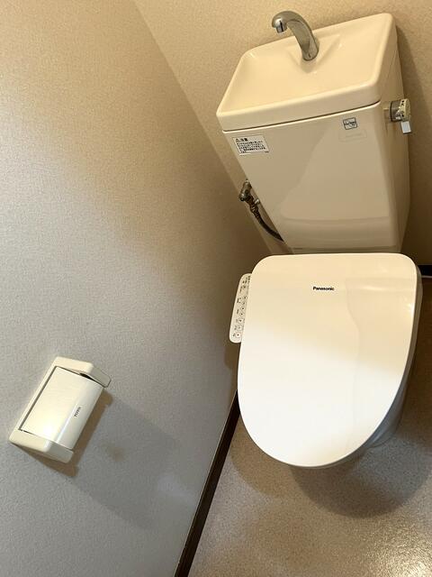 トイレ／温水洗浄便座付き