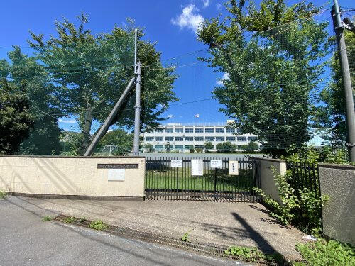 武蔵村山市立第三中学校 (517m)