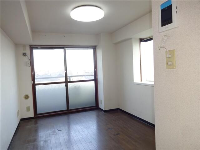 リビング／※室内の写真は全て同タイプ他居室の物となり、イメージです／撮影日2026-07-27
