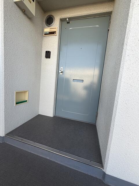 玄関／管理の行き届いた綺麗な玄関です。／撮影日2025-12-01