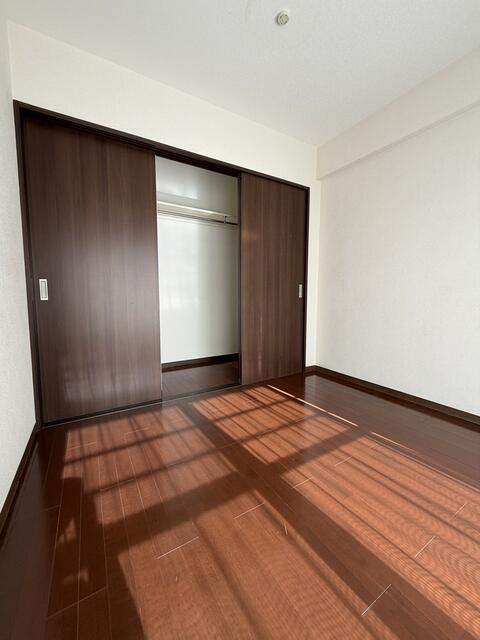 リビング以外の居室／南東側約４．５帖洋室の収納です！／撮影日2026-01-16