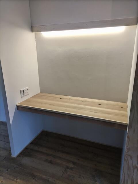 リビング以外の居室／カウンターにパソコンを置けば自宅で仕事も出来ちゃいます！