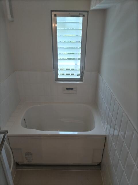 浴室／窓付の浴室なので換気もラクラク！