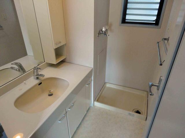 洗面台・洗面所／洗面洗濯室、窓付き／撮影日2011-03-09