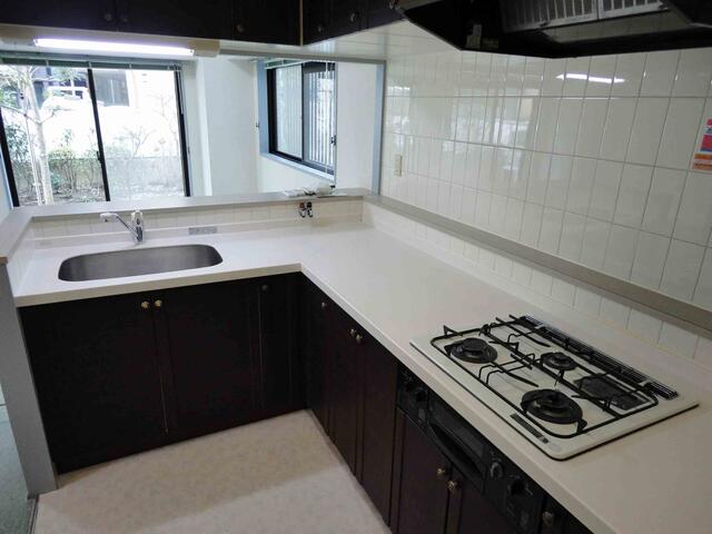 キッチン／３口ガスキッチン／撮影日2011-03-09