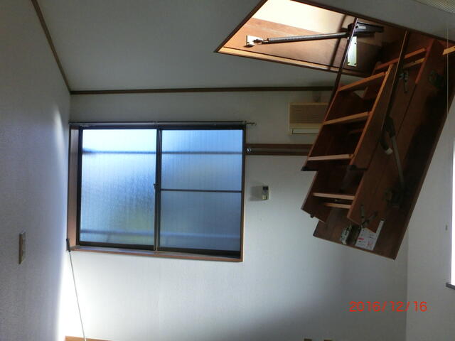 リビング以外の居室／グルニエ梯子折りたたみ