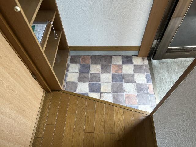 玄関／靴いれ