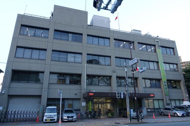 目白警察署 (279m)