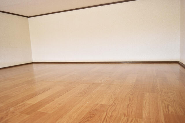 リビング以外の居室／【　ロフト　】　ロフトスペース（約２．８帖）で、空間を自由に