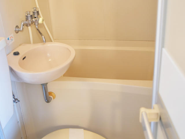 トイレ／【浴室・トイレ】手入れがしやすいユニットバス♪