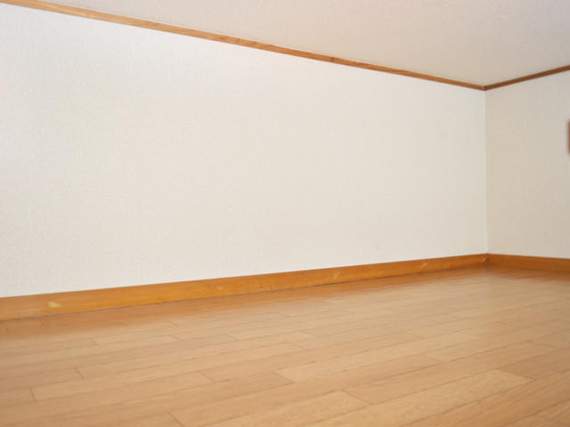 リビング以外の居室／【ロフト】多用途に活用できるロフト付き！生活空間を広げて快適