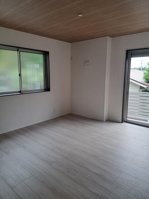 リビング以外の居室／洋室１（約８帖）明るい角部屋／撮影日2025-05-09