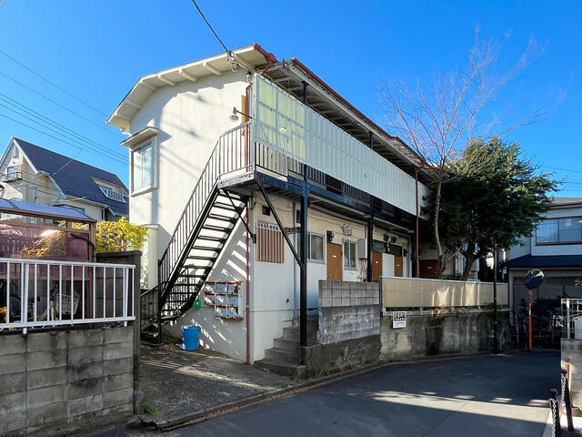 現地（外観）／建物入口（北側道路）