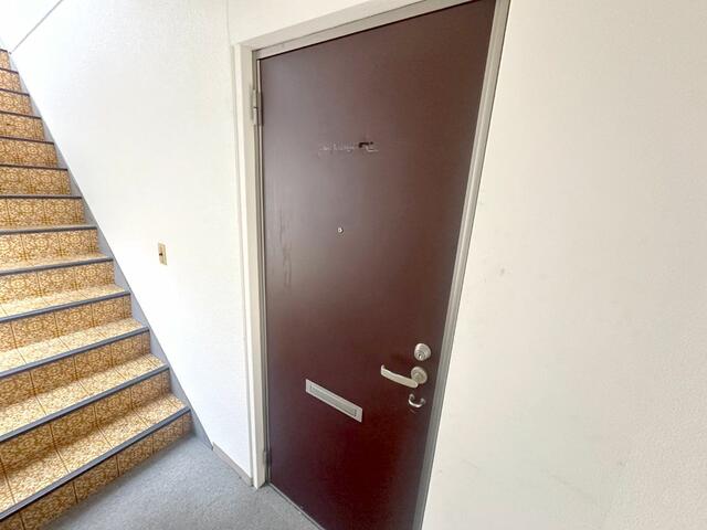 セキュリティにも配慮された玄関ドア