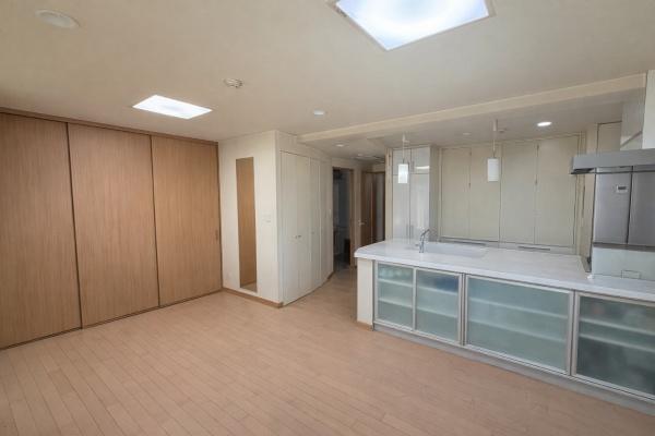 リビング／居住中の為家具等は画像加工により削除済