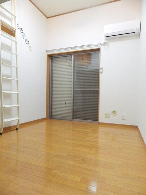 リビング／エアコンが完備されてるお部屋です！