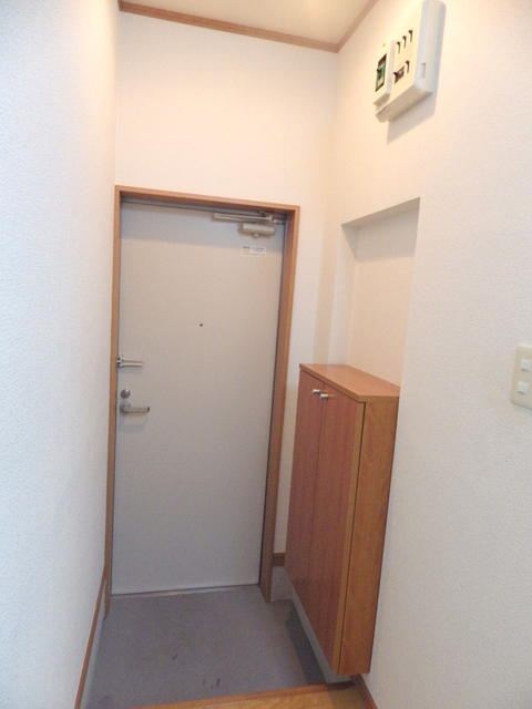 玄関／玄関内◆下駄箱もあります。