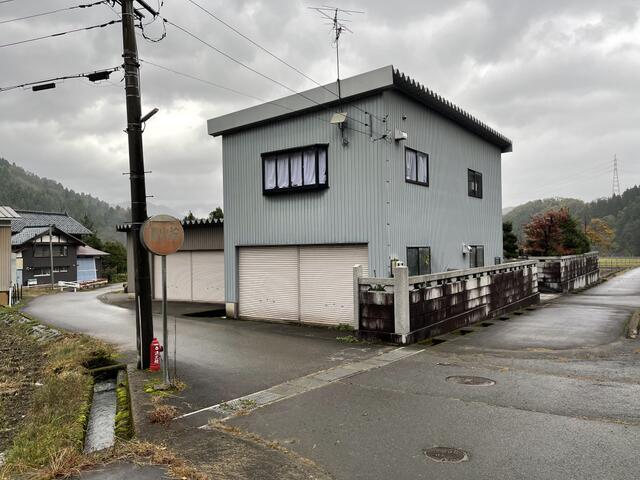 detached 福井県勝山市鹿谷町北西俣 地図を見る