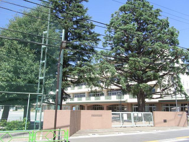 狛江市立緑野小学校 (660m)