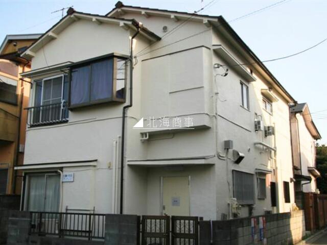 現地（外観）／閑静な住宅街ですがコンビニも近く便利