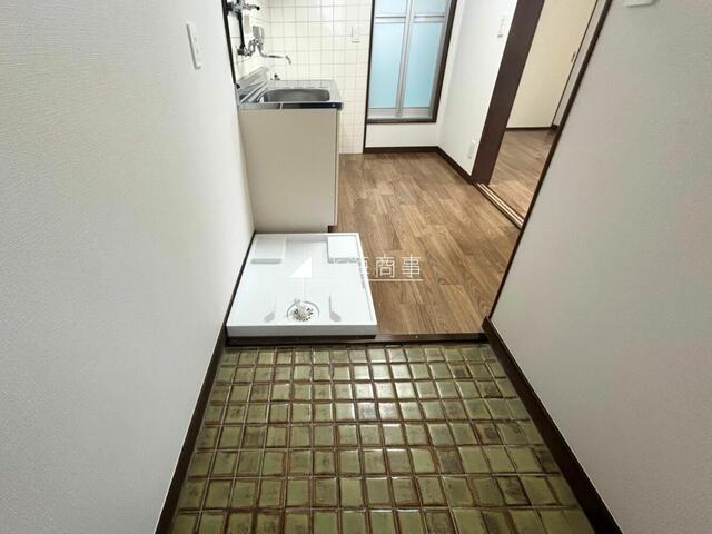 広めの玄関で荷物の搬入も楽々行えます