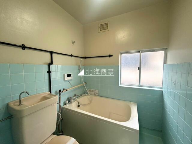 バストイレ一緒ですが、浴室新品に取替え済みです