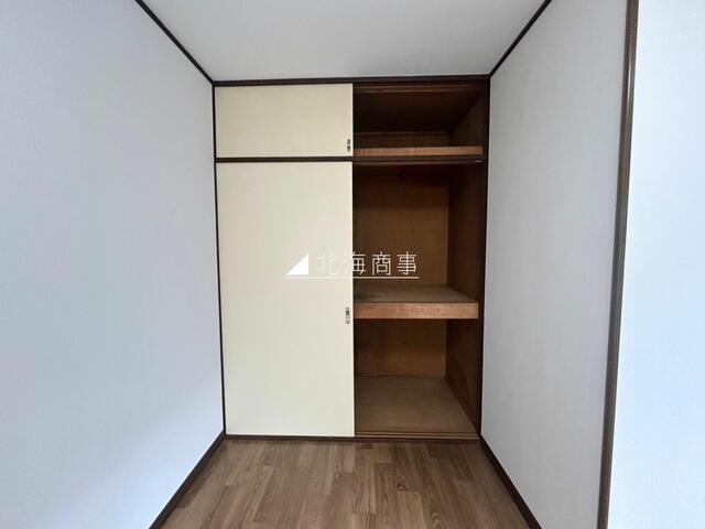 充実した押入スペースです