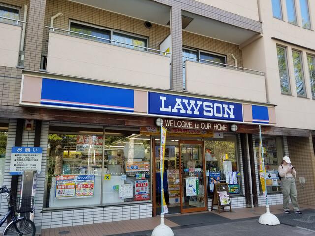 ローソン三鷹の森店 (374m)