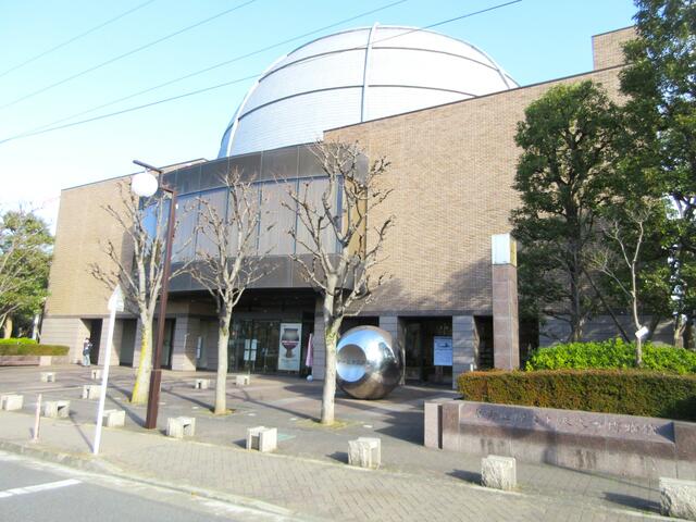 葛飾区郷土と天文の博物館 (409m)