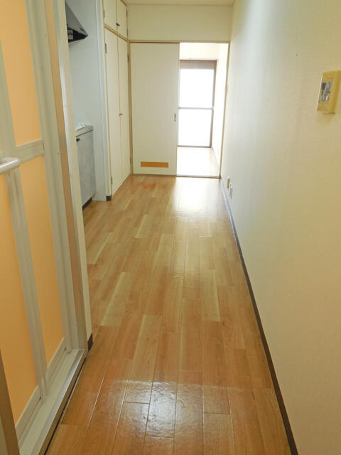 キッチン／玄関側から見たＤＫ