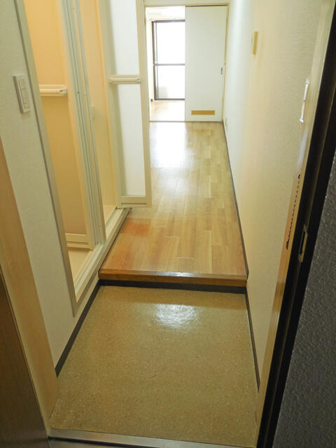 玄関／玄関周りの様子