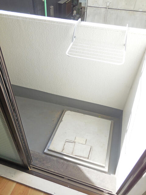 バルコニー／避難ハッチもあります