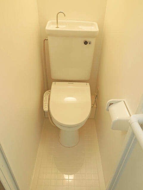 トイレ／２０２２年１２月交換済。温水洗浄便座付