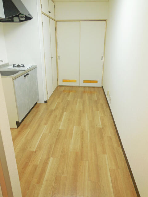 キッチン／玄関側から見たＤＫ