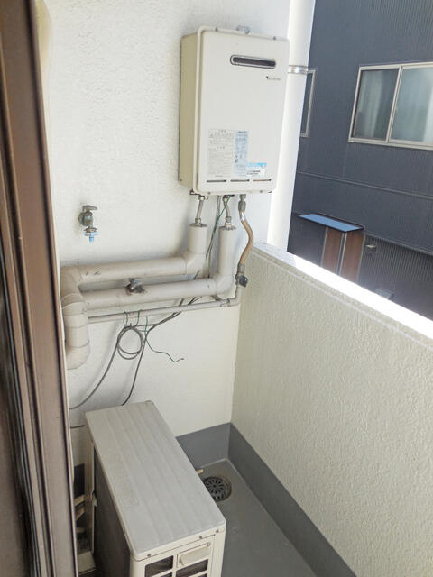 バルコニー／給湯器は２０２５年３月交換済