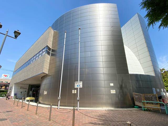 板橋区立教育科学館 (409m)