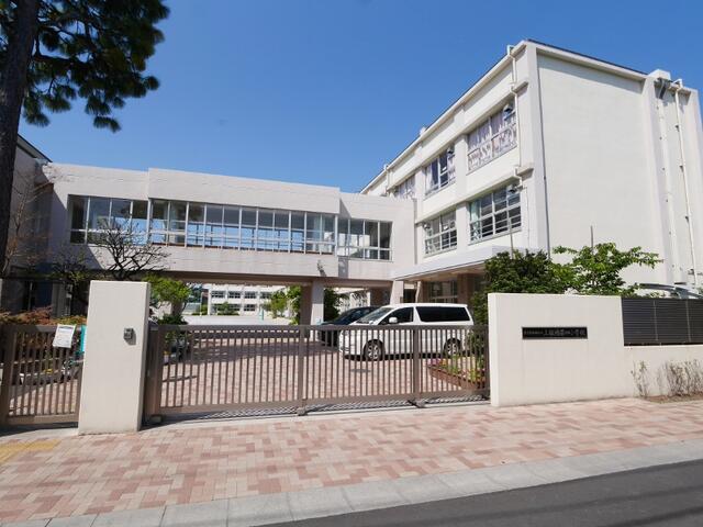 板橋区立上板橋第四小学校 (267m)