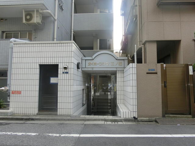 共用部エントランス／エントランス