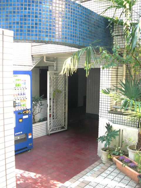 共用部エントランス／ＪＲ中央線「阿佐ヶ谷」駅　徒歩１２分