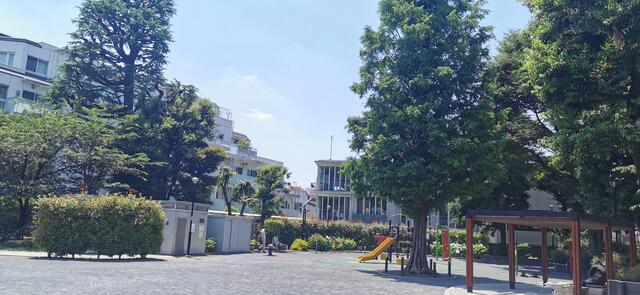 六本木西公園 (30m)