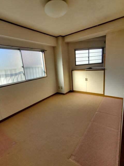 リビング以外の居室／洋室約５．５帖／撮影日2025-01-13