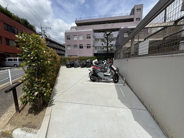 バイク駐車場