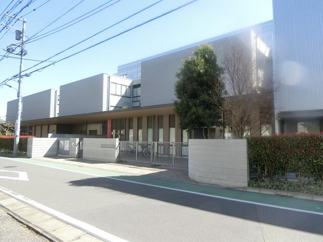 練馬区立下石神井小学校 (364m)