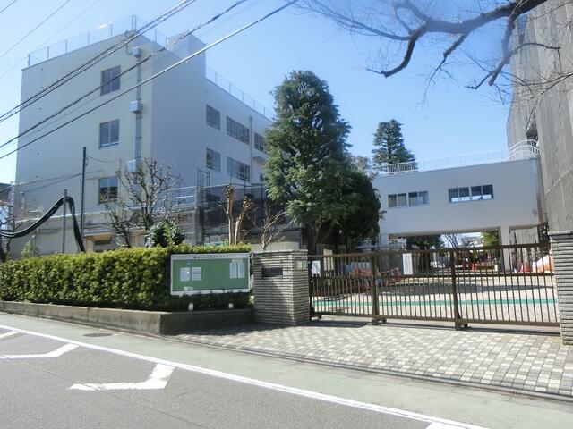 練馬区立石神井南中学校 (259m)